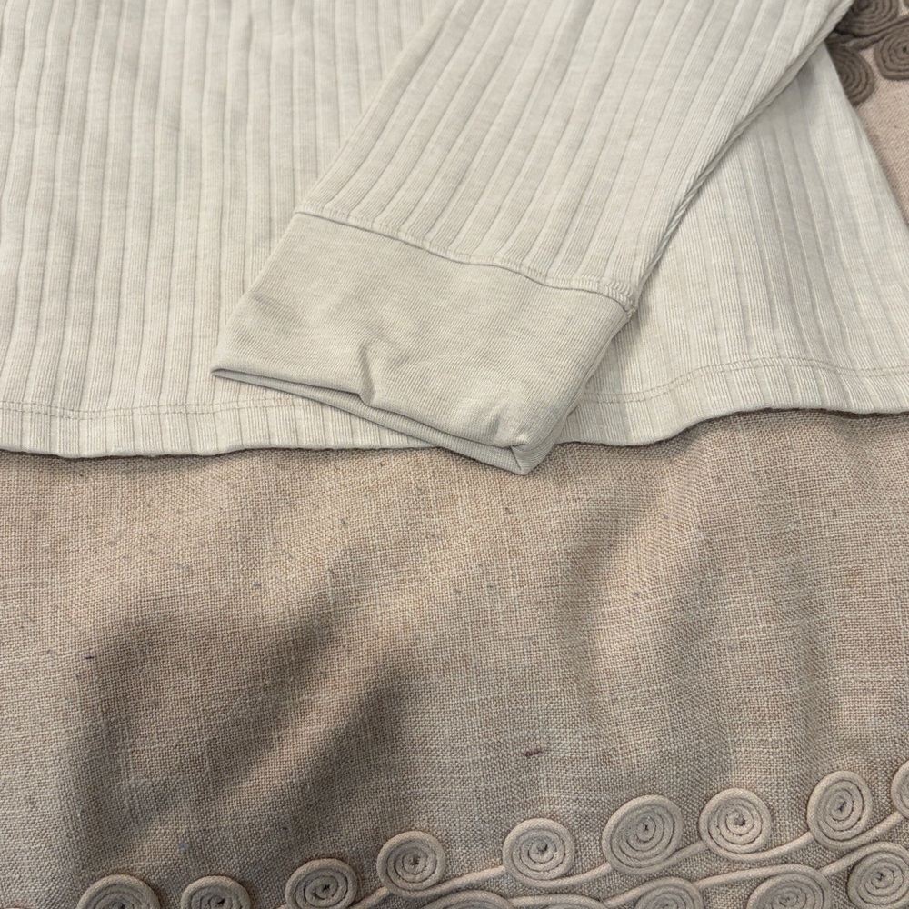 Banana Republic Oatmeal Heather Drop Needle Top/NWT/XL - Picture 8 of 12